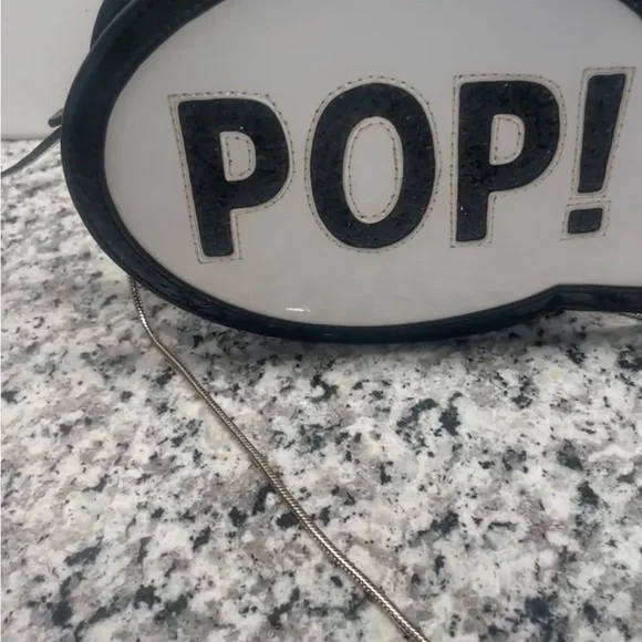 Kate Spade New York Black and White Novely Speech Bubble 'POP!' Crossbody EUC - Picture 5 of 16